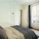 Luxurious Residence - Located In Paris City Centre - Walking Distance From The Louvre