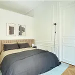 Luxurious Residence - Located In Paris City Centre - Walking Distance From The Louvre