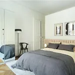 Luxurious Residence - Located In Paris City Centre - Walking Distance From The Louvre