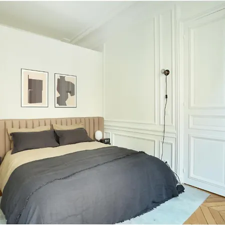 Apartment Luxurious - Located In Centre - Walking Distance From The Louvre Paris
