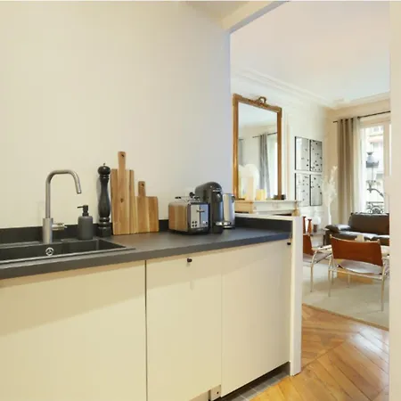 Luxurious - Located In Centre - Walking Distance From The Louvre Parigi
